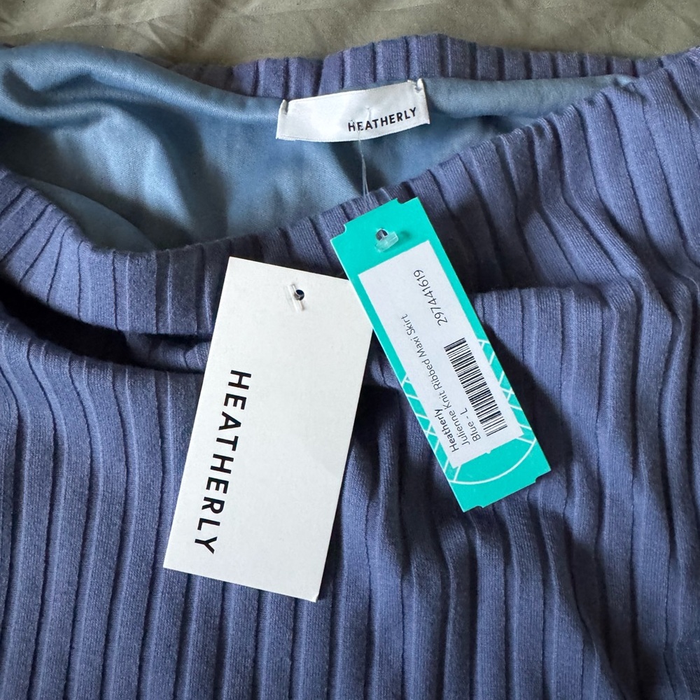 Heathery Pleated Ribbed Maxi Skirt - Blue - Picture 3 of 10